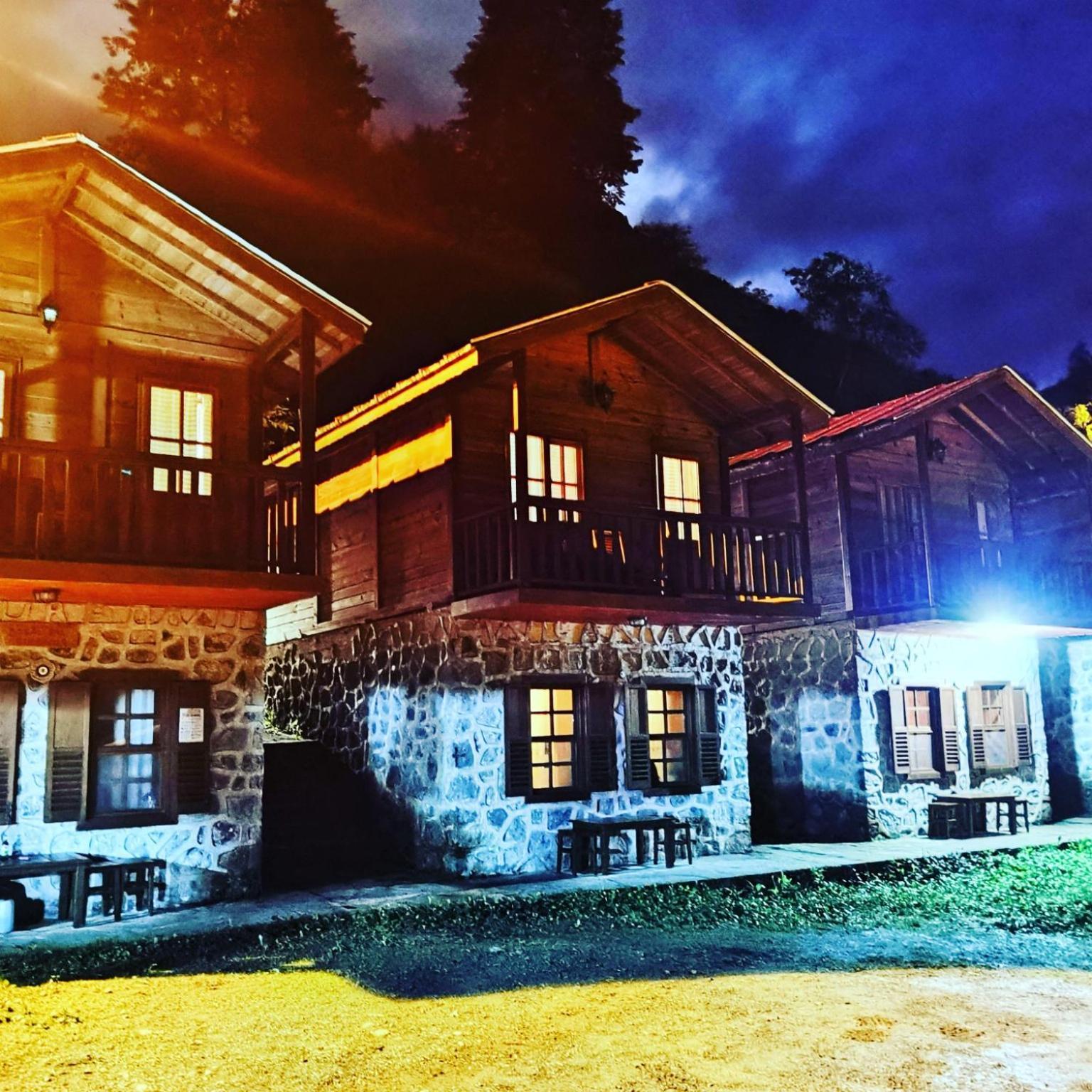 Mencuna Konaklari Arhavi Esterno foto